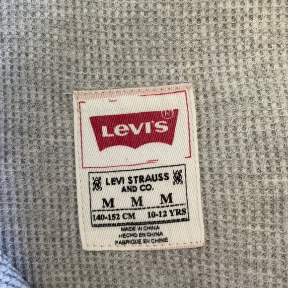 Boys Levi’s heavy button down shirt - Picture 4 of 9